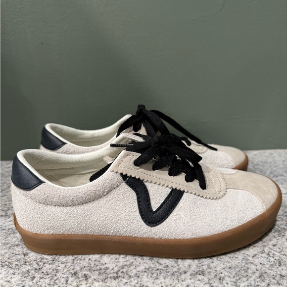 Vans sport low shoe marshmallow white (men’s 4.5 / women’s 6) worn once - Picture 3 of 10